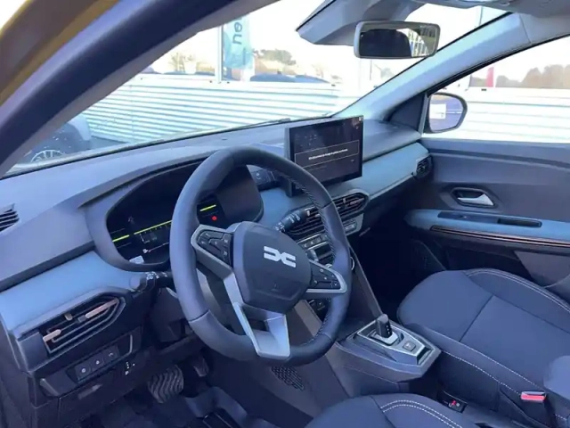 Dacia Sandero eco-g 120 auto — photo 9