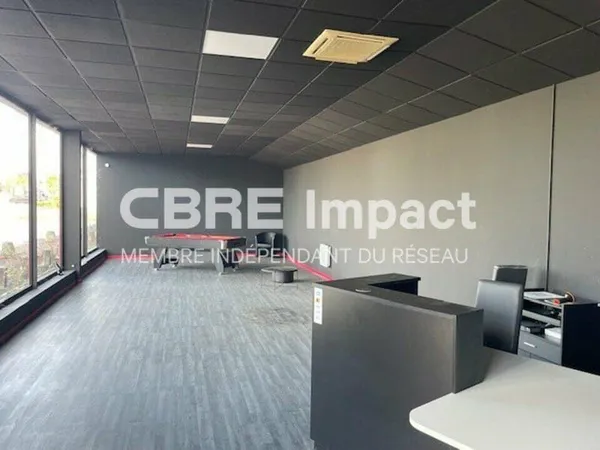Local commercial 978 m²