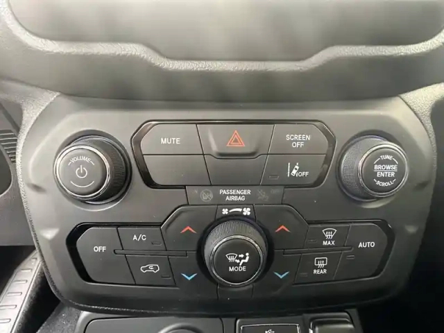 Jeep Renegade 1.3 turbo t4 190 ch phev at6 4xe eawd — photo 21