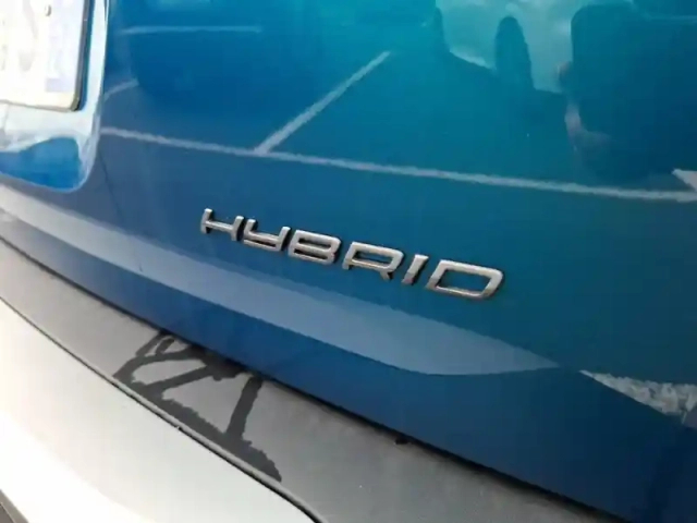 Peugeot 2008 hybrid 110 e-dcs6 — photo 22