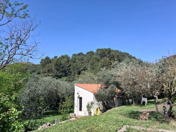Terrain 800 m²
