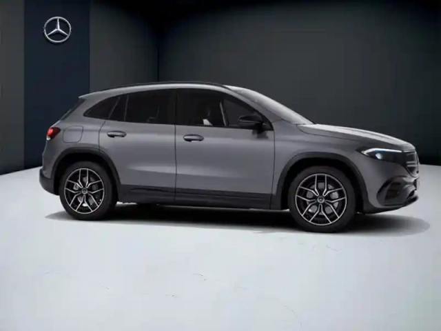 Mercedes Eqa 250+ amg line — photo 16