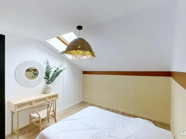 Chambre 5 pièces 80 m²