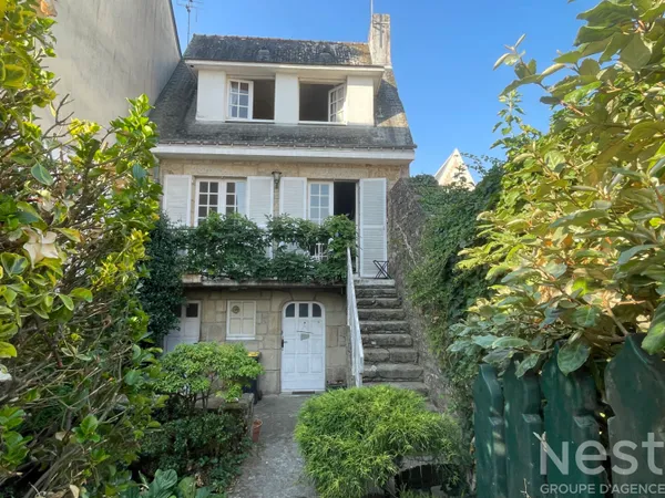 Maison familiale à rénover avec jardin ? Centre-ville d'Auray