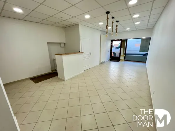 Local commercial 5 pièces 65 m²