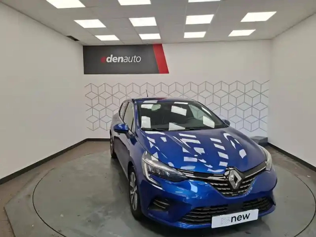 Renault Clio e-tech 140 - 21 — photo 10
