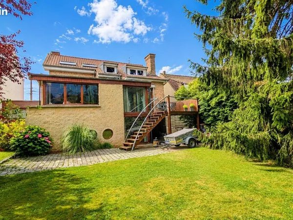 Maison 8 pièces 195 m²