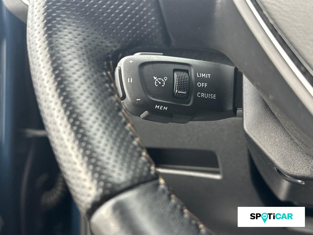 Peugeot 3008 plug-in hybrid4 300ch gt e-eat8 — photo 18