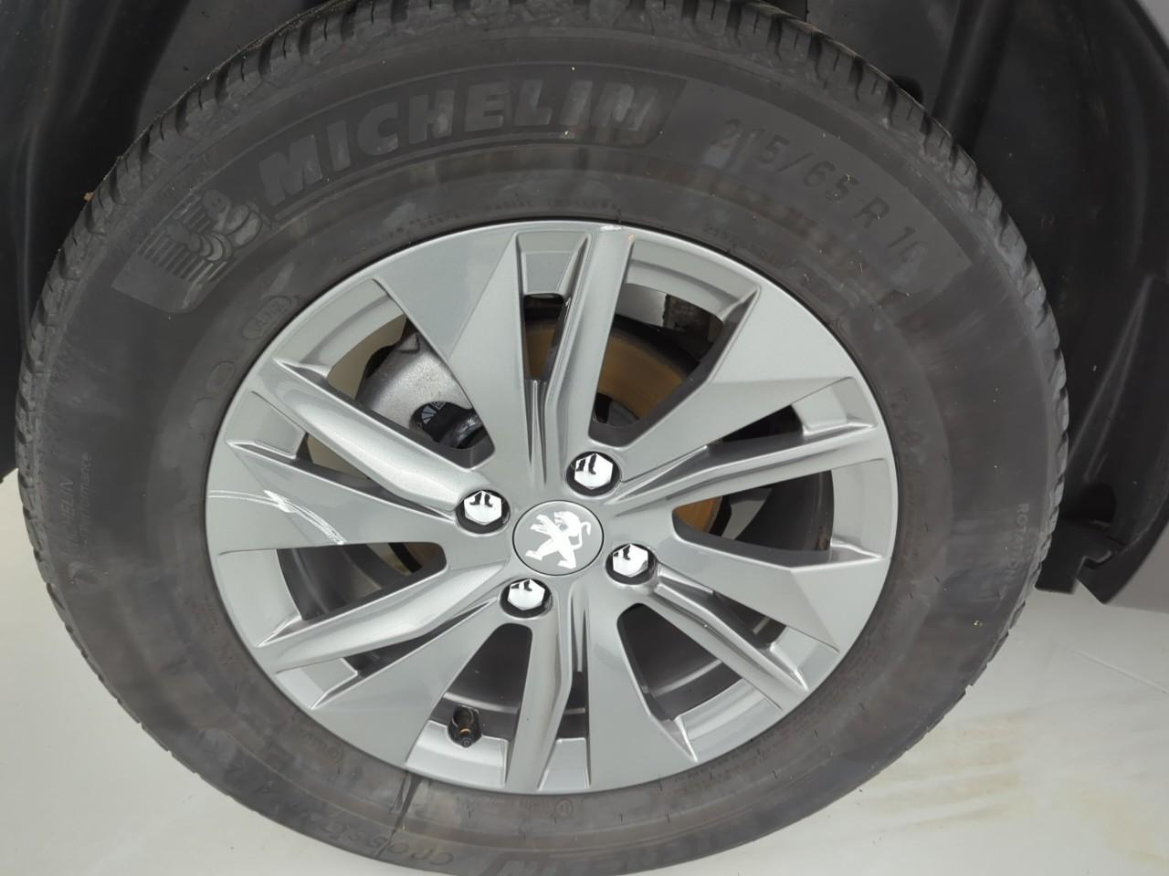 Peugeot 2008 bluehdi 110 s&s bvm6 active pack — photo 19