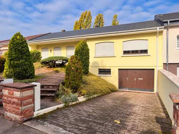 À VENDRE - BELLE MAISON DE PLAIN-PIED AVEC JARDIN À FREYMING-MERLEBACH