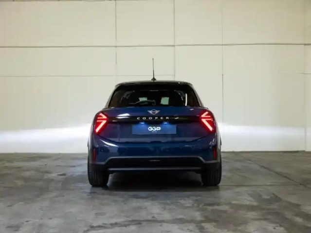 Mini Cooper 5 portes c 156ch classic dkg7 — photo 4