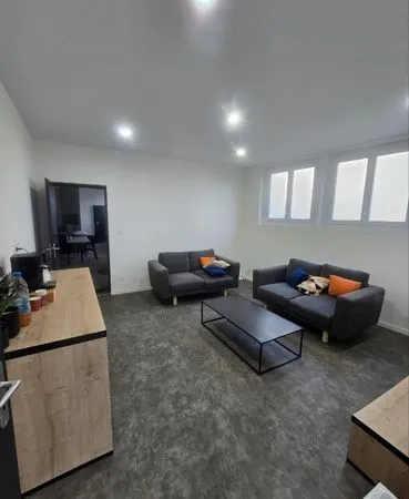 Bureaux+possibilité dépot stockage