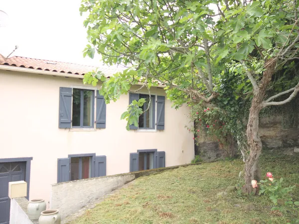 MAISON DE VILLAGE