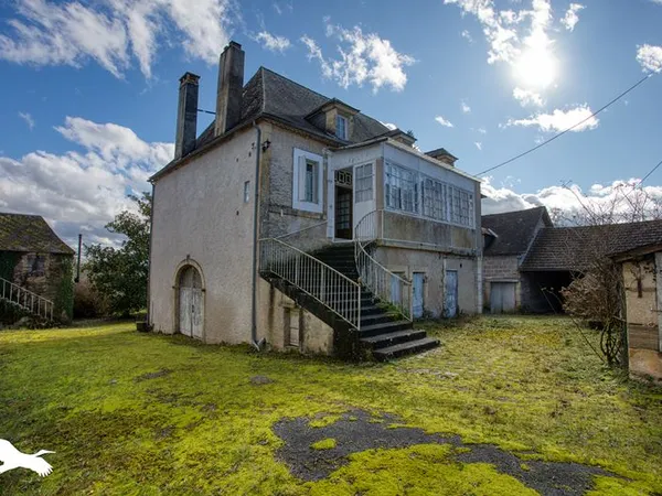 Maison de bourg de 6 pièces principales