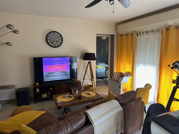 Vends T3 avec vue mer partielle
