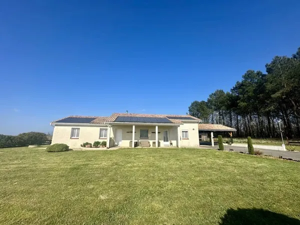 Maison de 3 chambres avec vue panoramique près d'Eymet