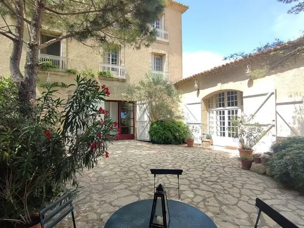 Maison 7 pièces 400 m²