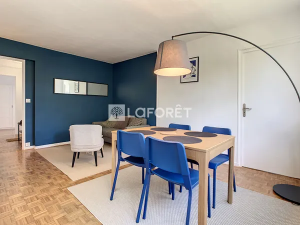 Chambre de service 4 pièces 10 m²