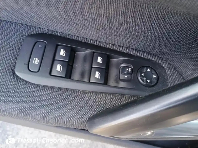 Peugeot 308 puretech 130ch s&amp;s eat8 allure pack — photo 20