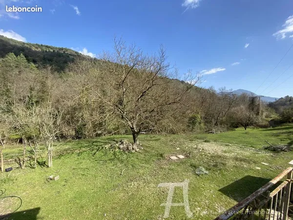 Propriété 4 pièces 130 m²