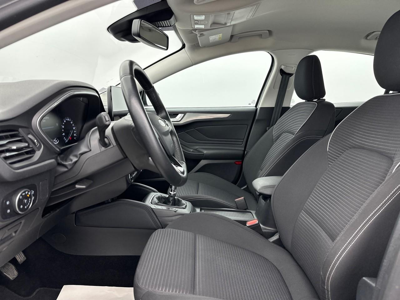 Ford Focus 1.0 ecoboost 125 s&s titanium — photo 9
