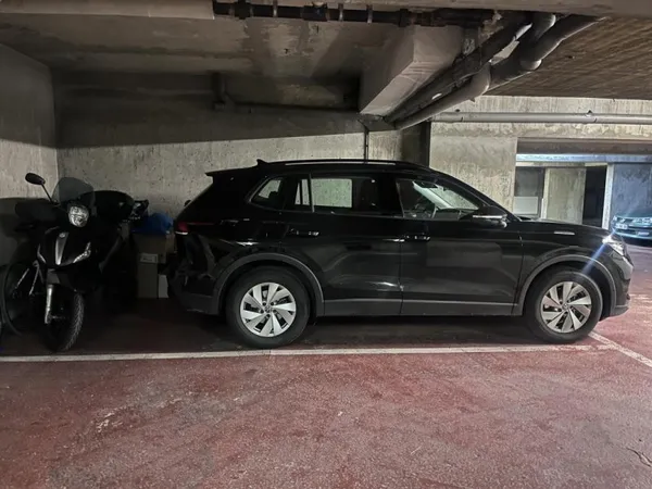Grande place de PARKING sous-sol