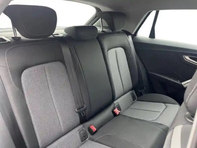 Audi Q2 35 tfsi 150 s tronic 7 — photo 42