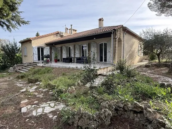 Maison 8 pièces 214 m²