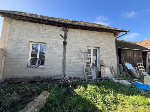 Maison à restaurer et bâtiment Nogent le Roi