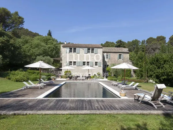 Maison 8 pièces 350 m²