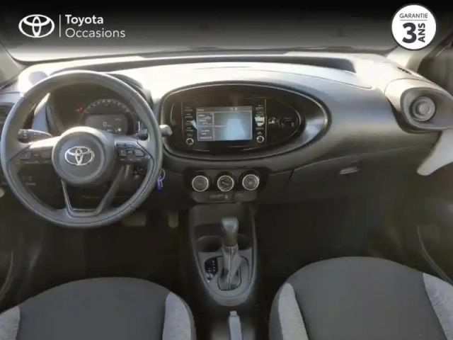 Toyota Aygo x 1.0 vvt-i 72ch dynamic s-cvt — photo 8
