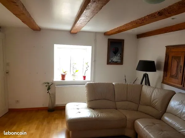 Particulier loue belle maison rénovée avec le charme de l'ancien, calme, 122 m2 ,5 pièces, à 5 minut