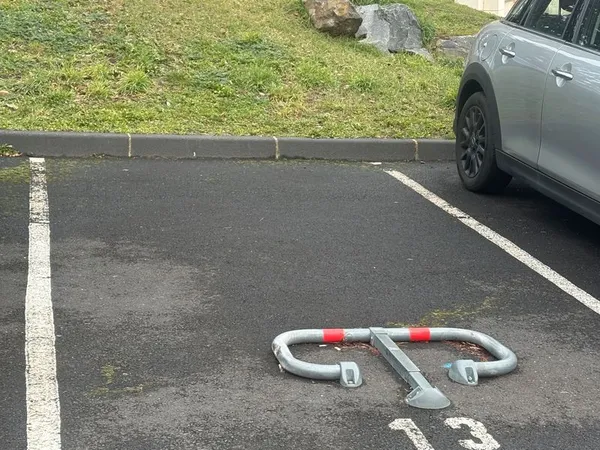 A LOUER - Place de Parking extérieure