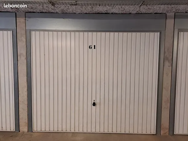 Location garage Frejus