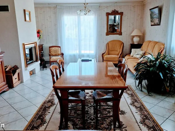 Maison à vendre de particulier à particulier, bourg de Changé