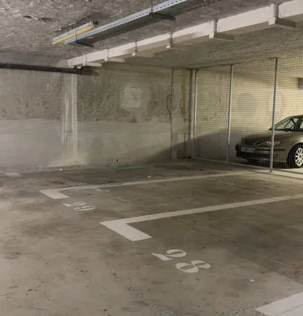 Garage/Parking