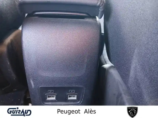 Peugeot 2008 electrique 136 ch — photo 14