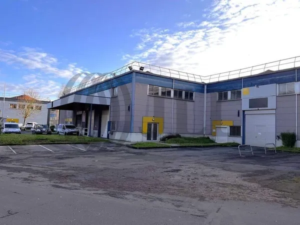 Local d'activité 306 m²