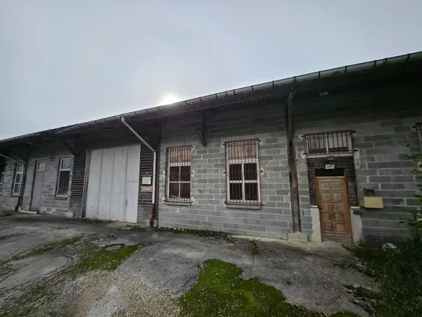 Local 6 pièces 1100 m²