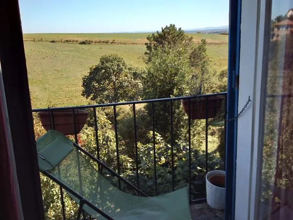 Appartement duplex. Comme une maison à la campagne, à 1/2h de lyon