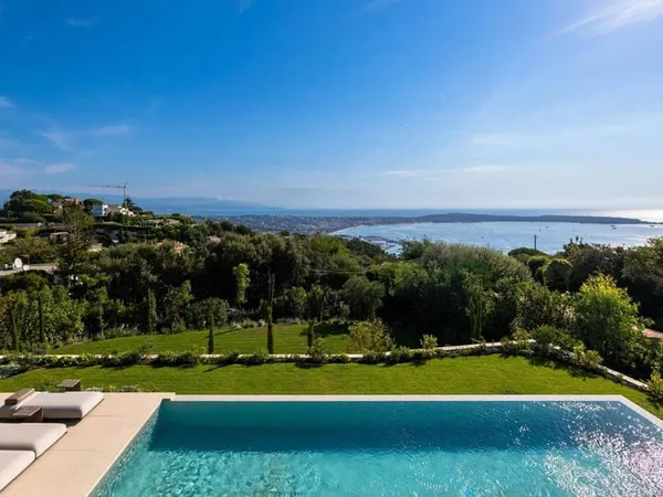 Villa 8 pièces 633 m²