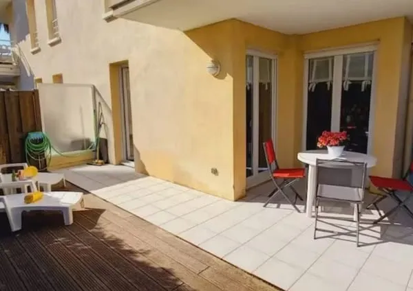 Studio de 24m² avec terrasse et parking