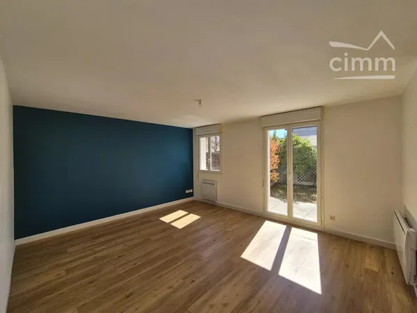 À VENDRE  Appartement 3 pièces de 65 m² dans le quartier Administratif de Blois.