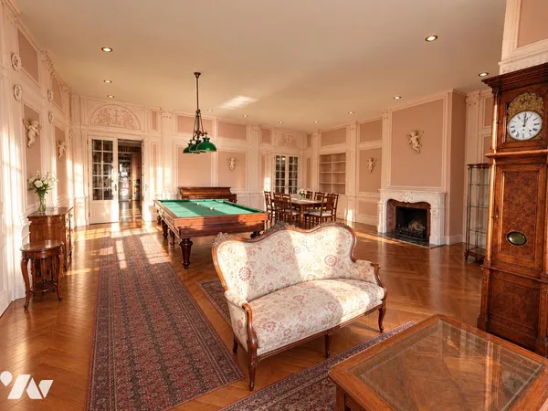 Appartement 5 pièces 213 m²