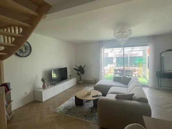 Maison récente de 96 m² avec véranda de 20 m², garage et jardin - Pont-du-Château