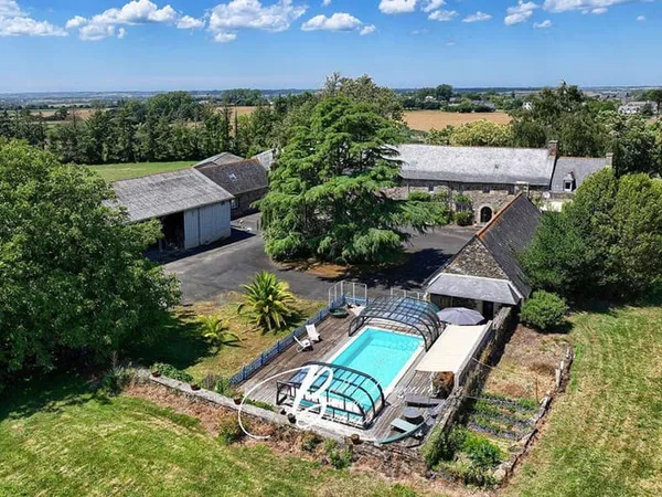 Demeure 15 pièces 616 m²