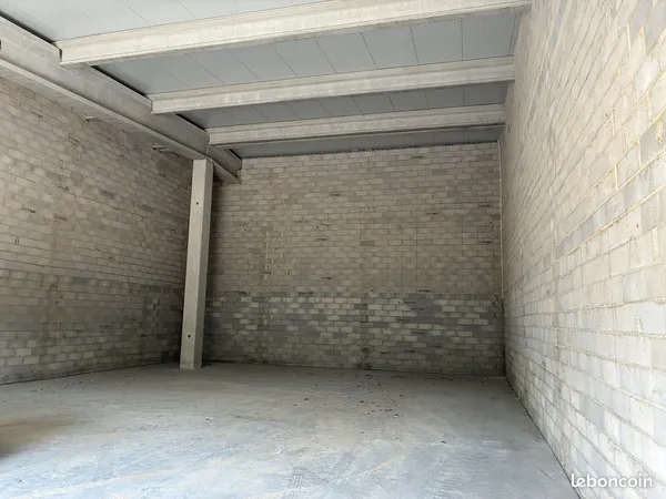 Local 211 m² Montauroux