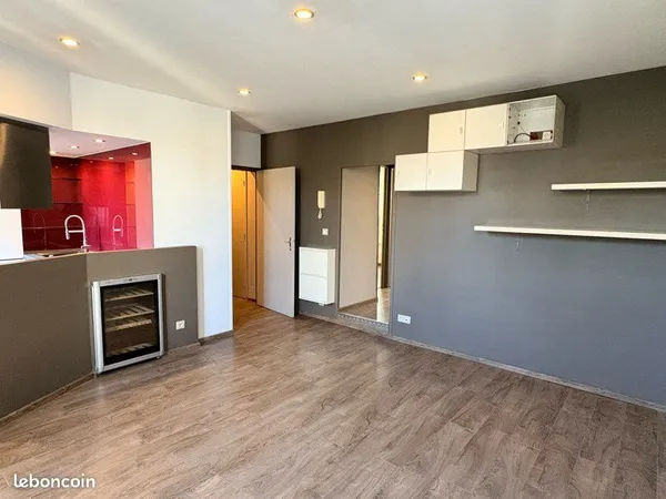 Appartement T3 de standing avec parking privatif — Niort Hyper Centre