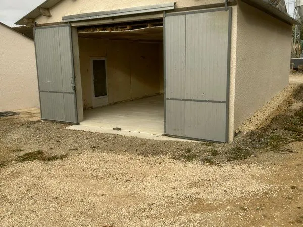 Local d’activité et entrepôt Location Prailles-La Couarde 1p 35m² 160€
