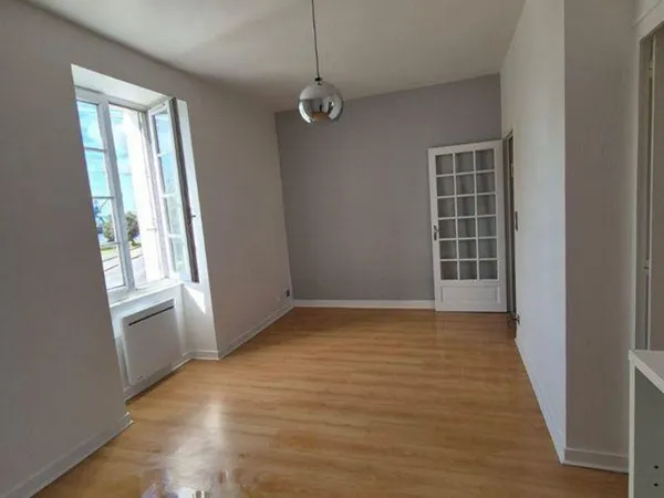 Beau 2P rénové 32m² sans vis à vis